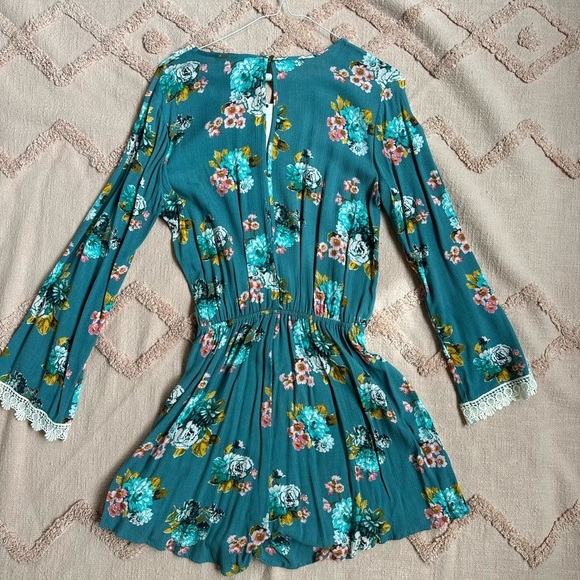 Anthropologie Papillon Crochet Lace Romper Floral Long Sleeve NWT Small - Picture 4 of 4